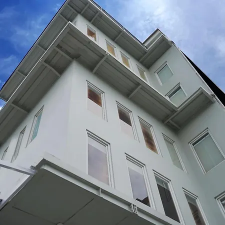 Urooms Senayan